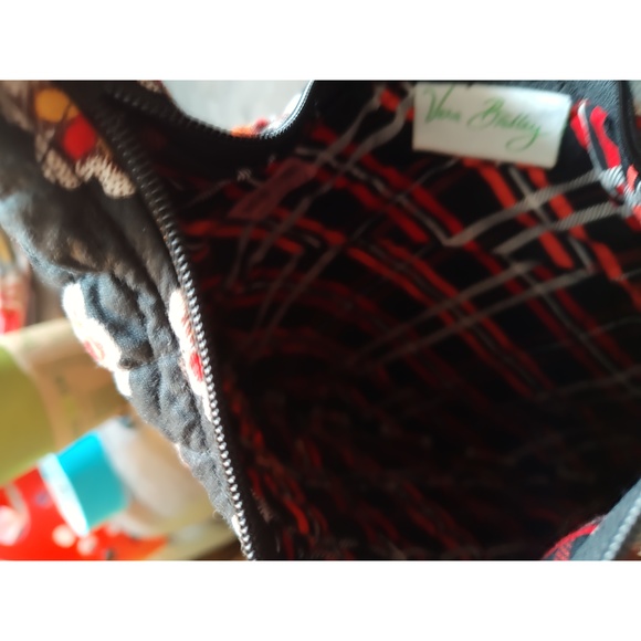 VERA BRADLEY - Small Medallion Shoulder Tote - Picture 7 of 8